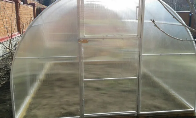 Дачные арочные теплицы и парники - фото № 1
