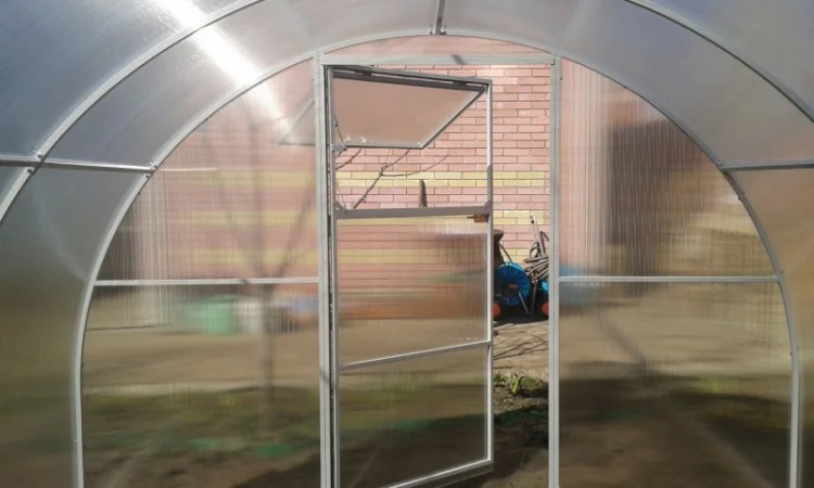 Теплица под пленку и поликарбонат - фото № 1