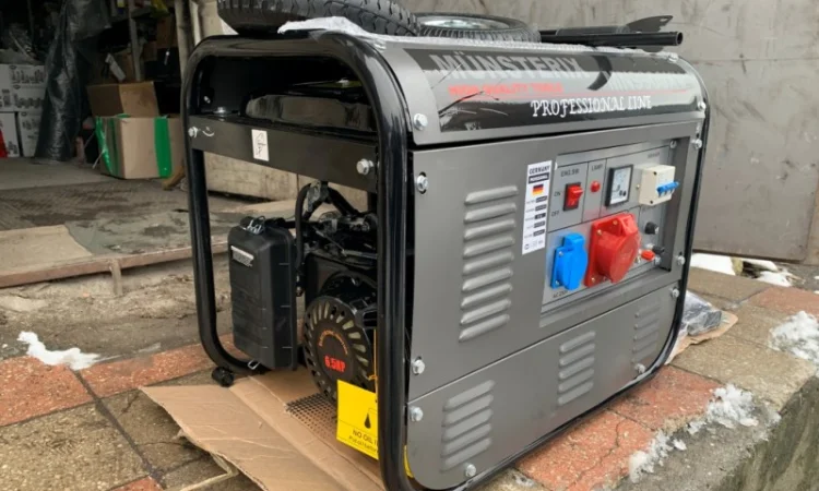 Електрогенератор 3 фазный, на 4.5 кВт Munsterix MN 9900 XV - фото № 3