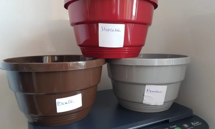 Підвісні горщики для Квітів. Вироб-во Україна. LotPlast - фото № 1