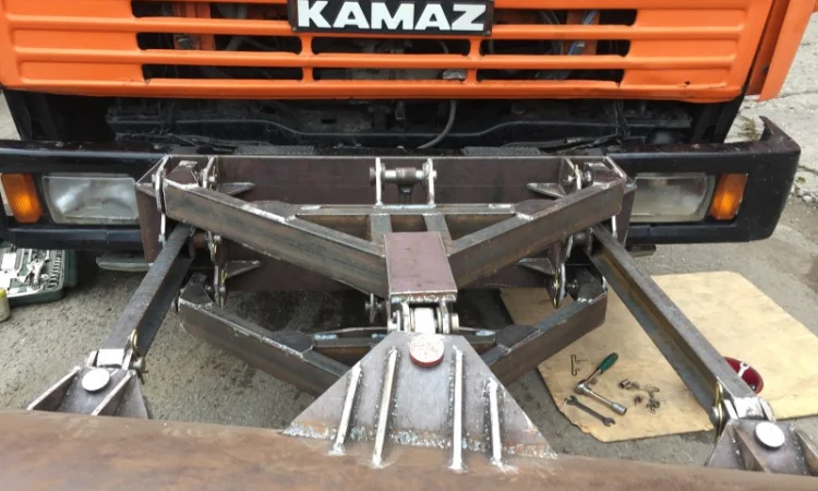 Продам отвал снегоуборочный на Камаз - фото № 3