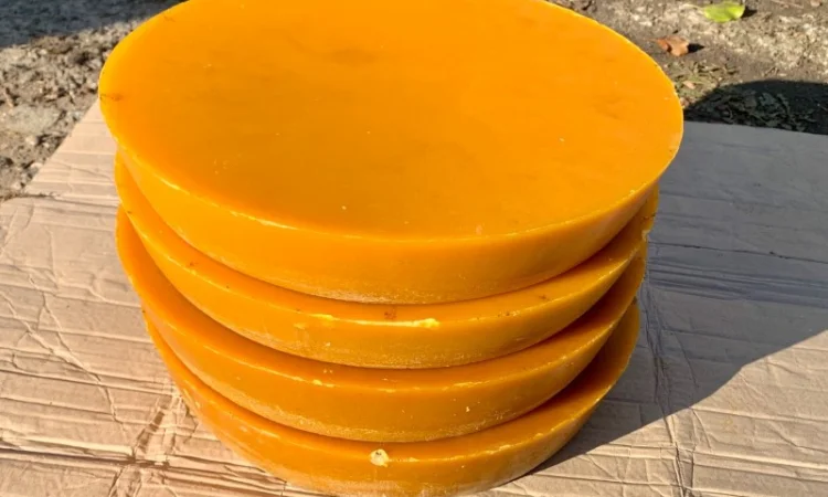 Продам бджолиний віск високої якості - фото № 1