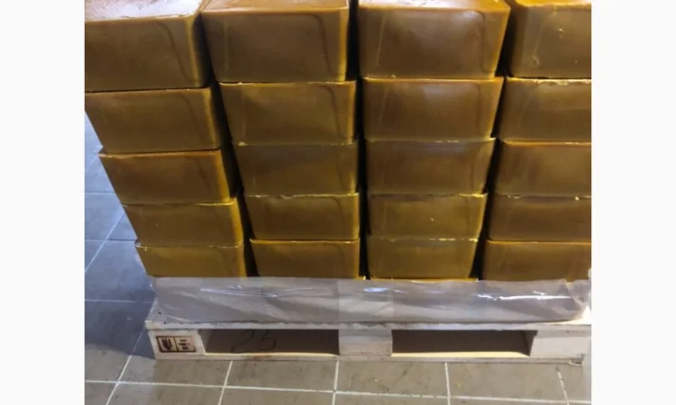 Віск бджолиний очищений — шматковий та гранули - фото № 1