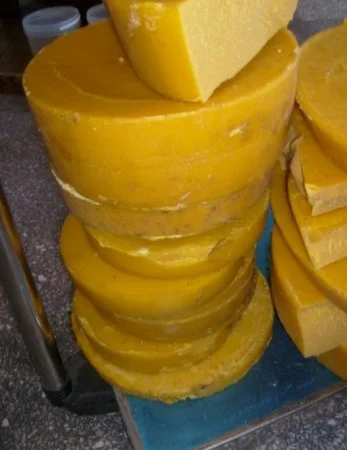 Продам бджолиний віск жовтого кольору - фото № 1