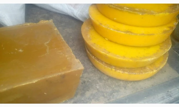 Продам бджолиний віск різних видів - фото № 1