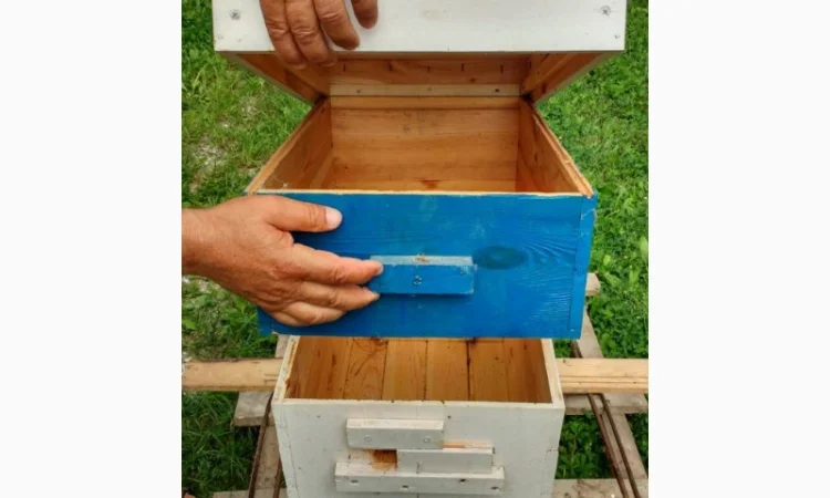 Продам нові 8-рамкові полегшені вулики «Інтелігент» з магазином на 145 та перегородкою - фото № 1