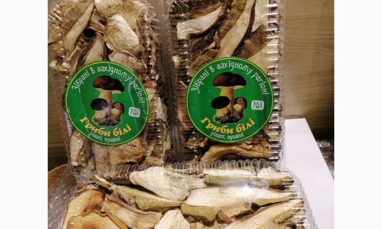 Сушені білі гриби та лисички на продаж - фото № 1
