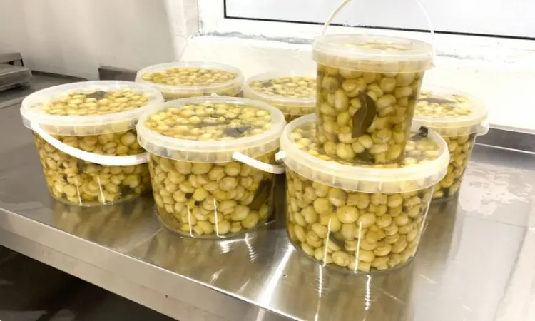 Пропозиція маринованих грибів шампіньйонів в пластикових відерках - фото № 2