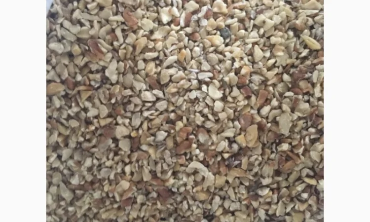 Пропонується чиста крошка грецького горіха - фото № 1