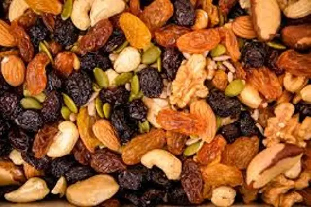 Грецкие орехи и другие орехи в продаже - фото № 1