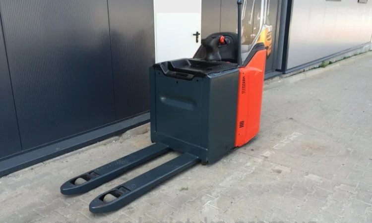 Электротележка LINDE T 20 SP 2012 вантажопідйомність 2000 - фото № 3