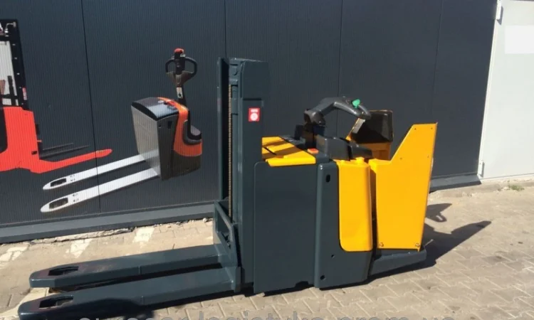 Электрический Штабелер JUNGHEINRICH 1т 3210м 2009р-ака - фото № 4