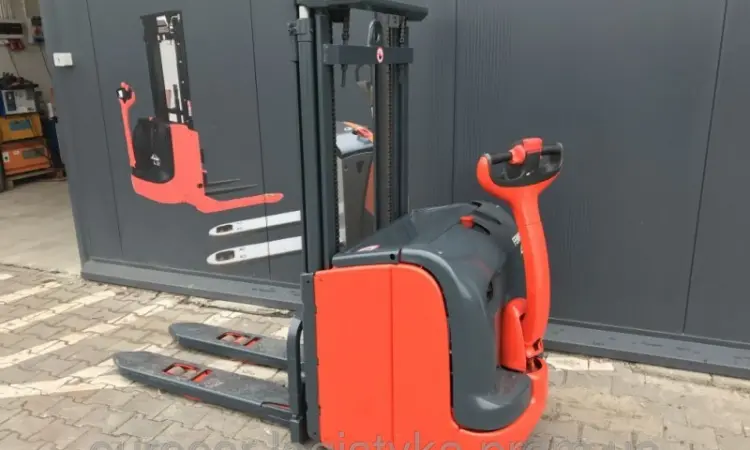 Электрический штабелер LINDE L14 1, 4т 2.4м-высота подъема - фото № 3