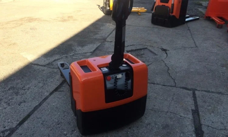 Электротележка Toyota BT Lwe 130 1.3т 2011р вага тележки 200 кг - фото № 3