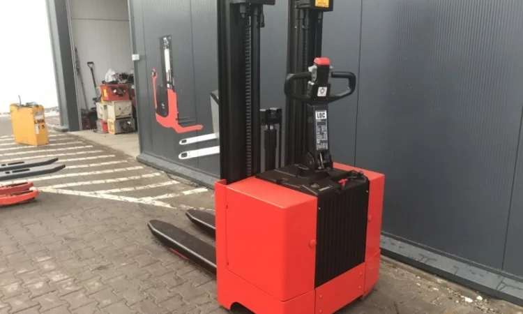 Штабелер электрический поводковый Manitou1, 6 т 4.2 м - фото № 7