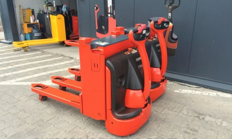 Штабелер электрический LINDE L16 1, 6т 2009 - фото № 3