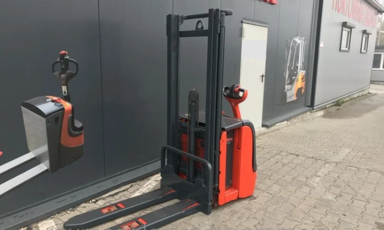 Штабелер электрический поводковый LINDE L14 1, 4т 3, 0м 2007 - фото № 2