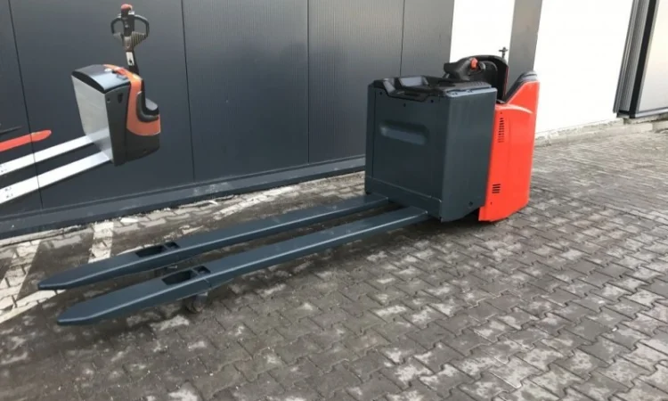 Электротележка самоходная LINDE T 20 SP 2012 2т. довгі вила - фото № 1