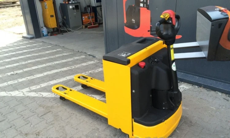 Самоходная электрическая тележка KOMATSU 1800кг - фото № 1