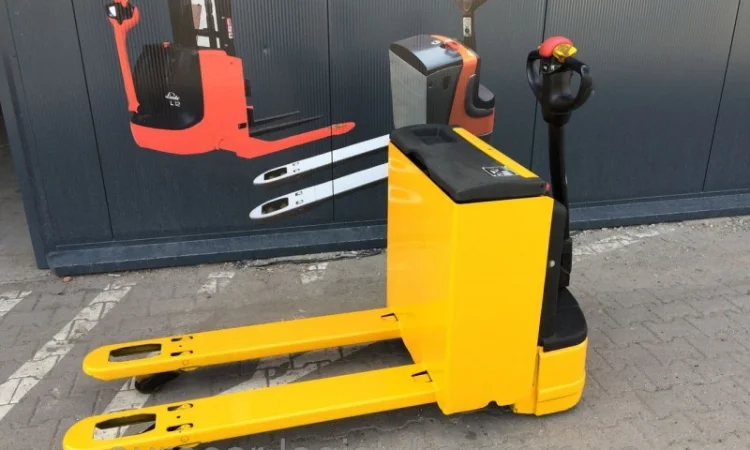 Самоходная электрическая тележка KOMATSU 1800кг - фото № 2