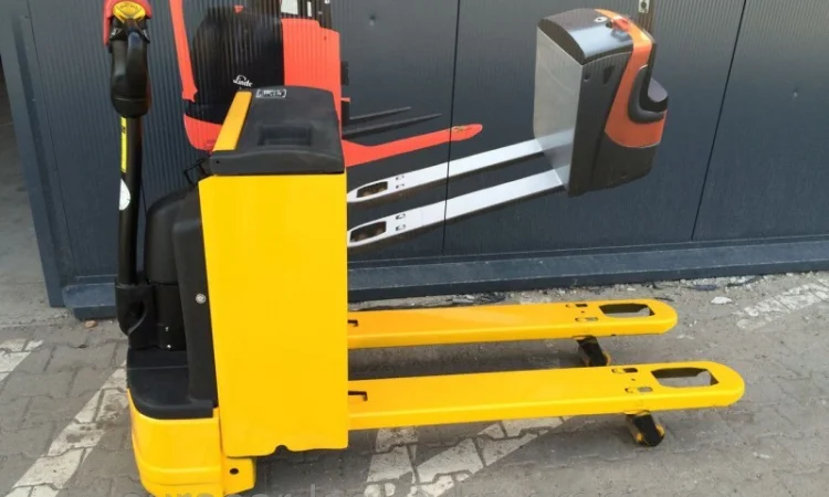 Самоходная электрическая тележка KOMATSU 1800кг - фото № 3