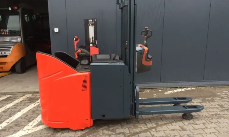 Штабелер LINDE L 12 HP 1, 2т 2.9м 2009р - фото № 2