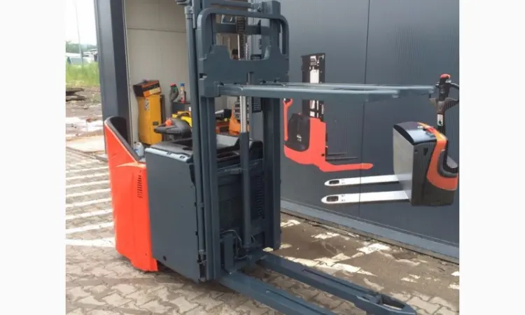 Штабелер LINDE L 12 HP 1, 2т 2.9м 2009р - фото № 3