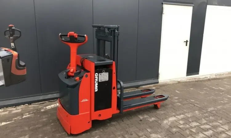 Б/У Штабелер электрический самодвижной LINDE L12L 1, 2т 2, 0м батарея 2010 г - фото № 1