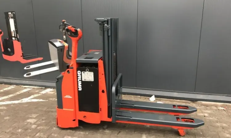 Б/У Штабелер электрический самодвижной LINDE L12L 1, 2т 2, 0м батарея 2010 г - фото № 2