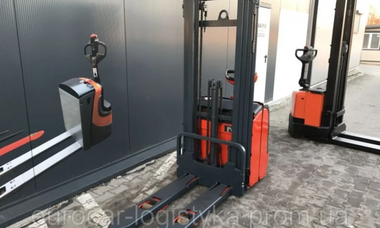 Штабелер электрический LINDE L 14 L 2012р батерея 1, 4т 4.3м - фото № 5