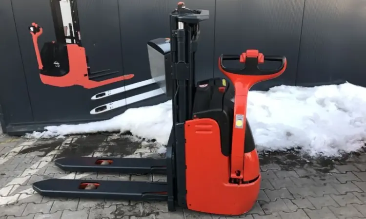 Штабелер электрический LINDE L10 1т 1, 9м 2013 батарея - фото № 6