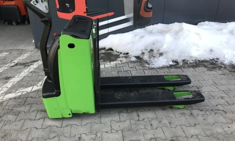 Штабелер электрический Pramag 1, 0т 0.79м-высота подйома Гарантия - фото № 5