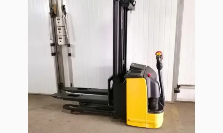 Штабелер электрический поводковый OM Komatsu 1.4-2т 5.00м - фото № 4