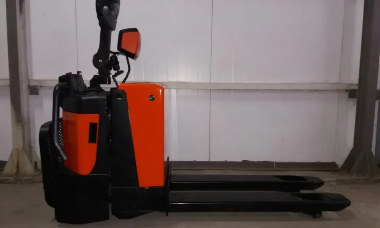 Электротележка TOYOTA BT LPE 200/8 2т 2010 с весами - фото № 1