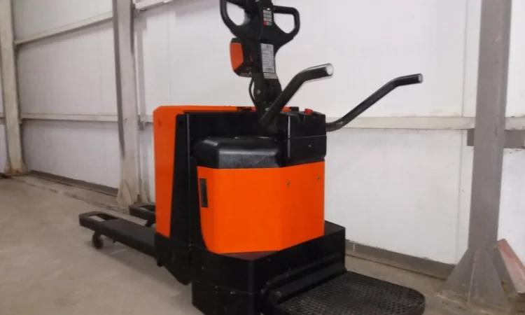 Электротележка TOYOTA BT LPE 200/8 2т 2010 с весами - фото № 3