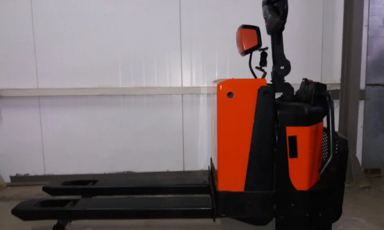 Электротележка TOYOTA BT LPE 200/8 2т 2010 с весами - фото № 5