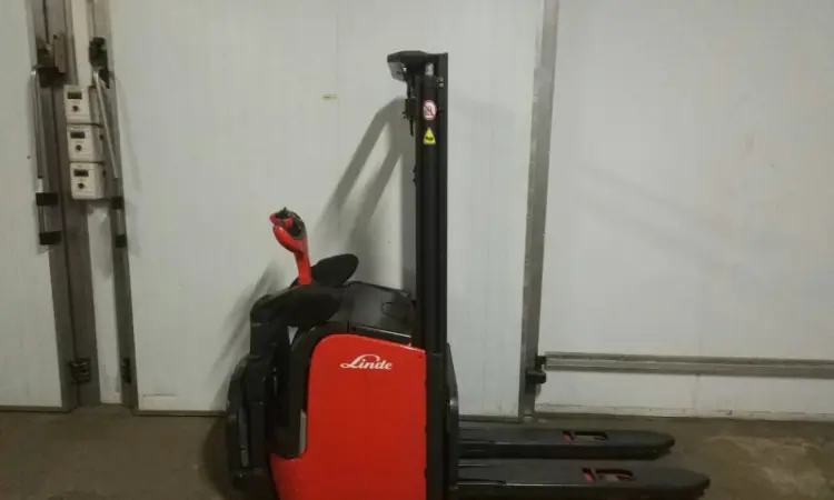 Штабелер электрический самоходный LINDE L 16 AP 1.6t 3.0m - фото № 10