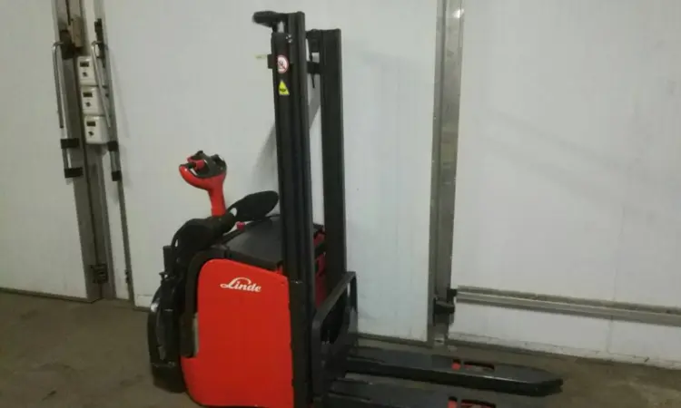 Штабелер электрический самоходный LINDE L 16 AP 1.6t 3.0m - фото № 11