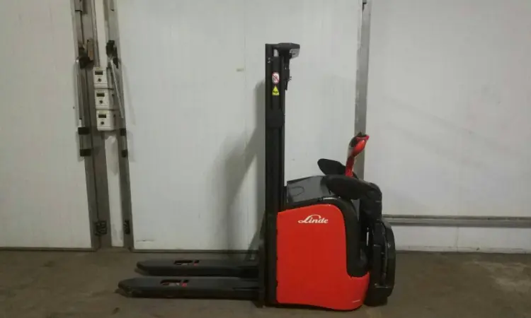 Штабелер электрический самоходный LINDE L 16 AP 1.6t 3.0m - фото № 2