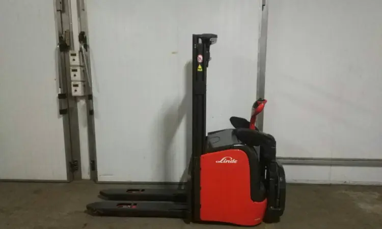 Штабелер электрический самоходный LINDE L 16 AP 1.6t 3.0m - фото № 3