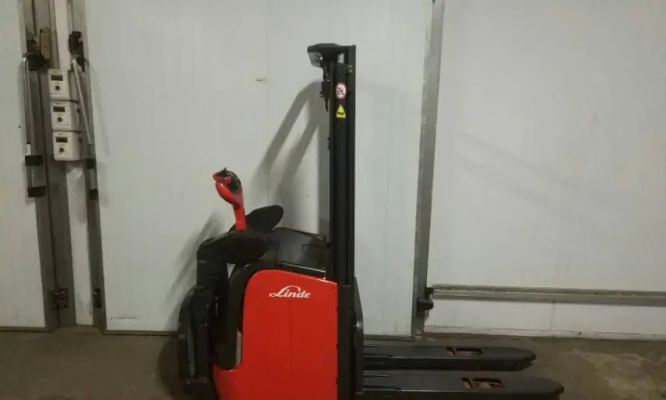 Штабелер электрический самоходный LINDE L 16 AP 1.6t 3.0m - фото № 5
