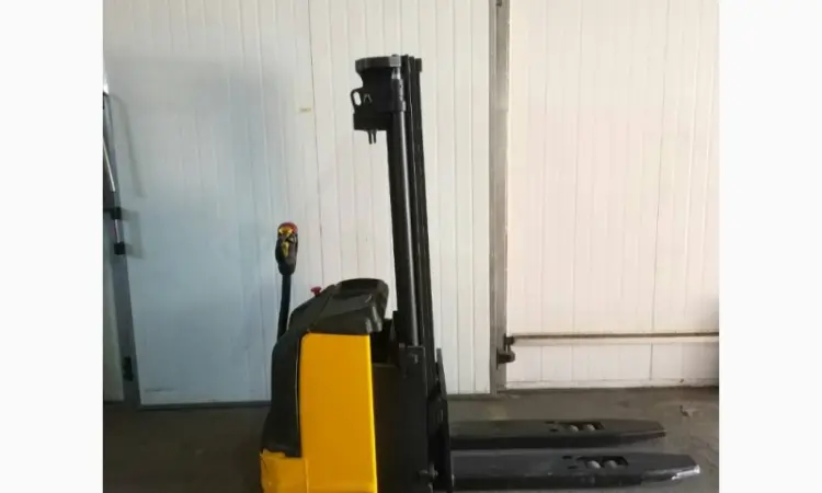 Штабелер электрический поводковый б/у Komatsu 1.4т 4, 43м - фото № 16