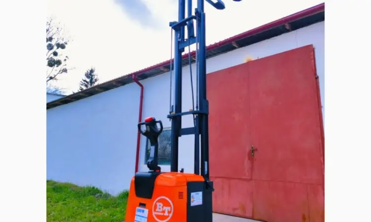 Штабелер електричний Нова АКБ 796 Toyota BT SPE125 1, 25t 4090mm - фото № 2