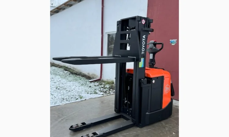 Навантажувач Електро Штабелер 1138 Toyota BT SPE 160 1, 6t 3.76cm - фото № 1