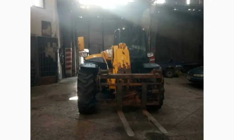 Телескопический погрузчик JCB 531-70 2011 года - фото № 12