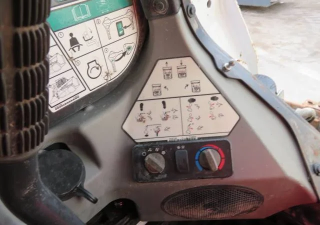 Мини-погрузчик Bobcat S 570 - фото № 4