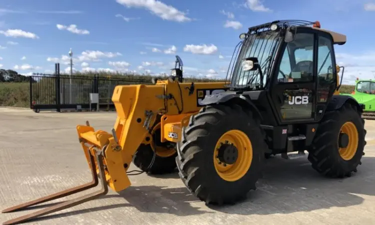 Телескопический погрузчик JCB 550-80 Agri Plus - фото № 1