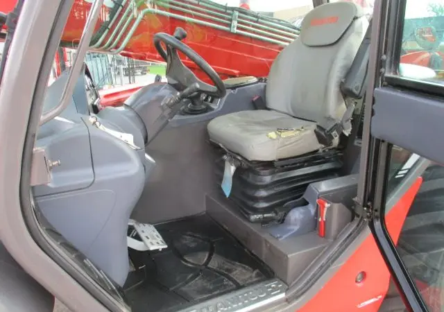 Телескопический погрузчик Manitou MLT 634-120 LSU. Строительная техника б/у - фото № 17