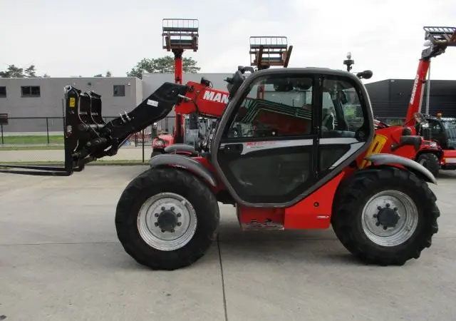 Телескопический погрузчик Manitou MLT 634-120 LSU. Строительная техника б/у - фото № 14