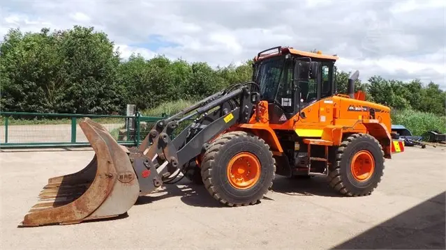 Фронтальный погрузчик Doosan DL250TC-3 - фото № 1